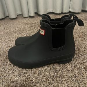 Like new, Hunter rain boots Chelsea